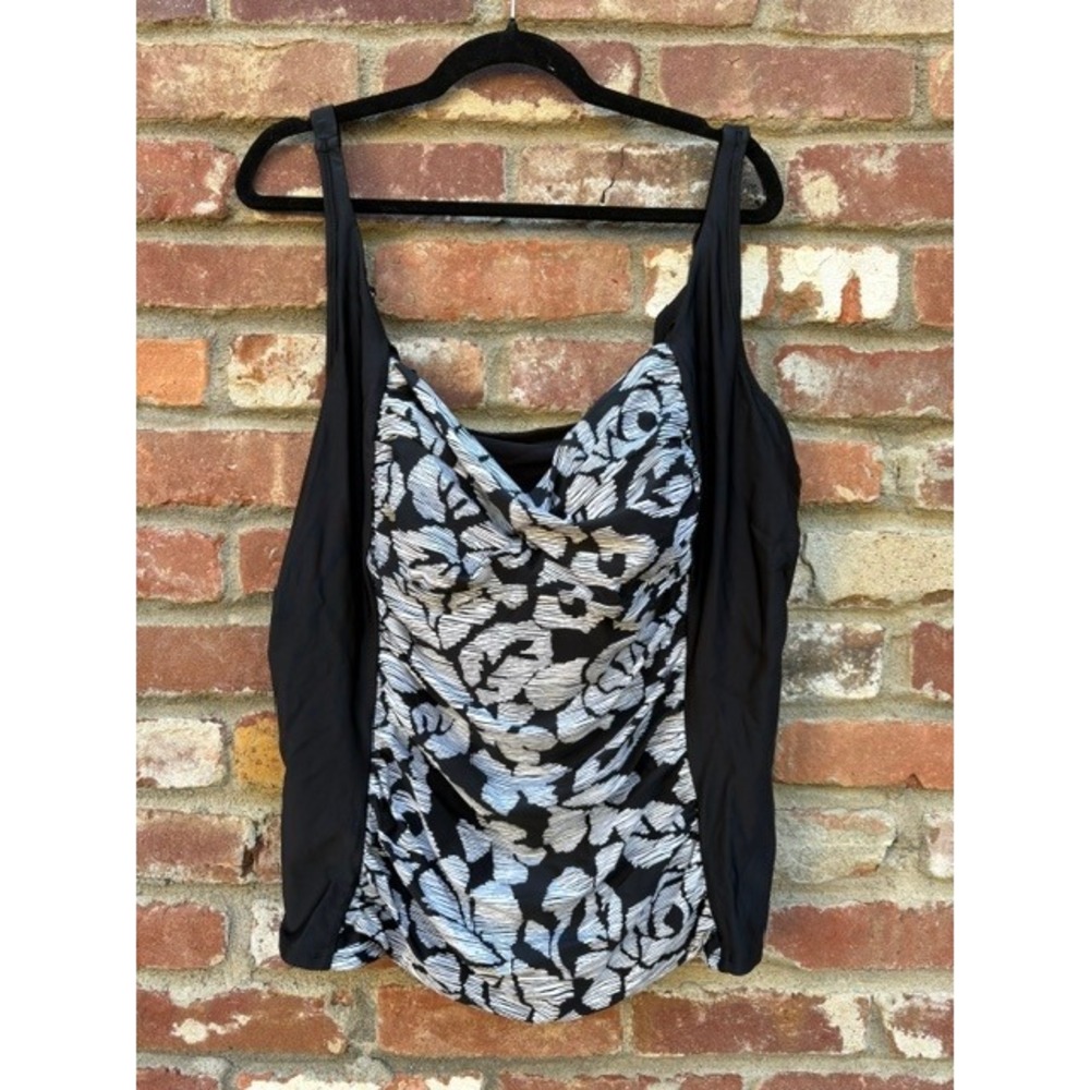 Ava & Viv Womens Plus Size 26W Tankini Swim Top Black White Floral Ruched Beach